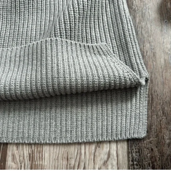 Abercrombie & Fitch Gray Ribbed Sleeveless Turtleneck Size M - Picture 8 of 9